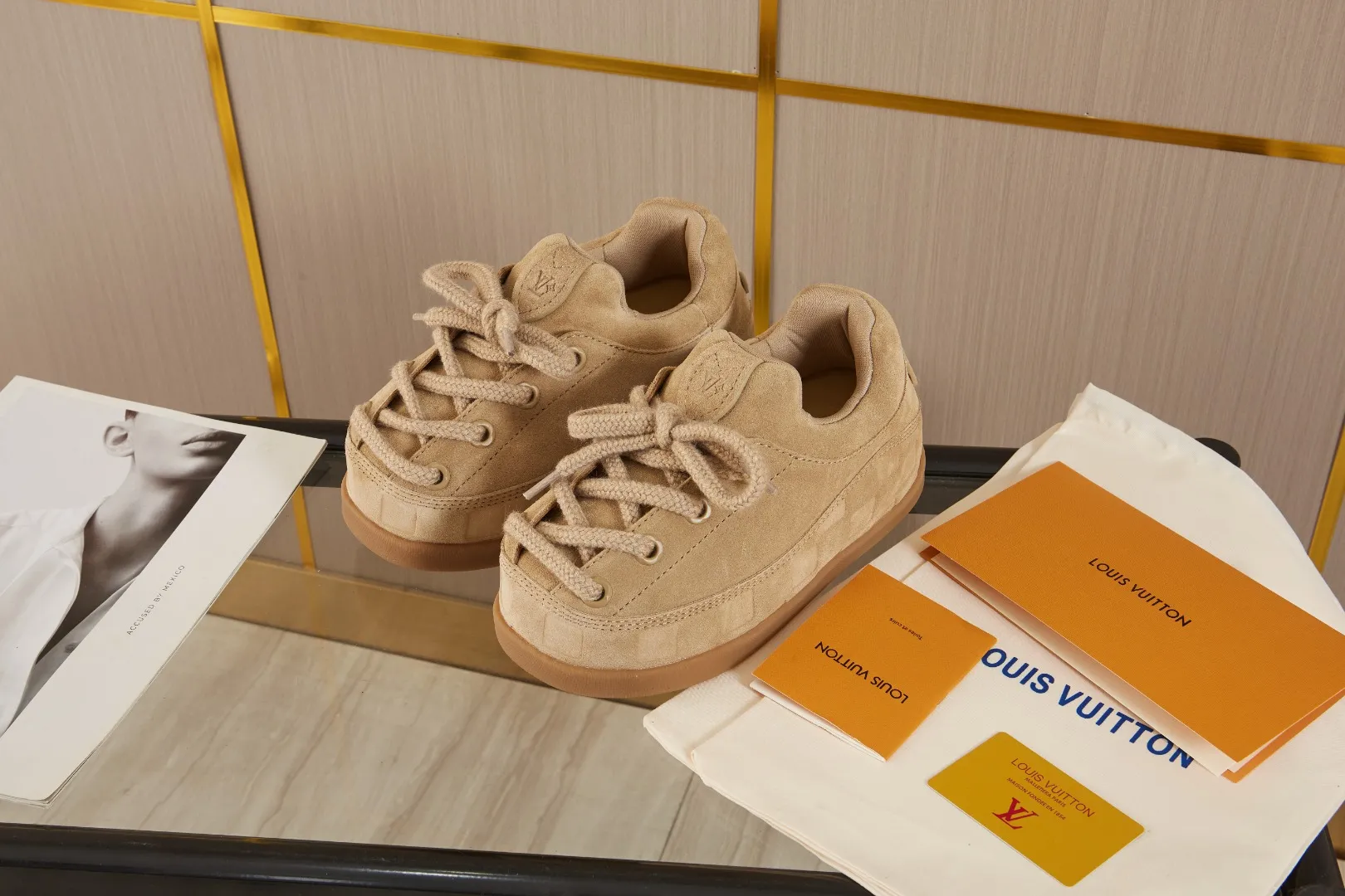 💰💰💰 660 hot style 🆕🆕🆕𝙇𝙑🔥New models are on the shelves🔥 Louis Vuitton 25ss, LV co-branded nigo YETI Fat Ding is ugly and cute, many Internet celebrities have put it on the show, a classic and versatile item. Fabric: imported high mercerized cowhide suede. Lining: High-grade elastic mesh, original molded outsole. Size: women's clothing, 35-41 (customized for women's 40 and 41), men's clothing 39-46 (customized for 45-46)